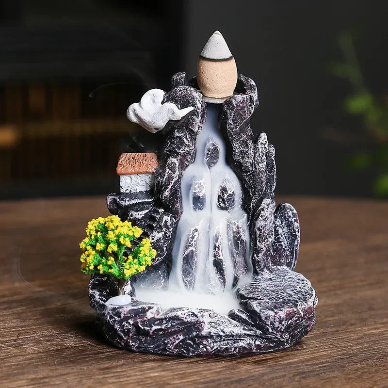Brûle-Encens à Cascade — la fumée qui coule vers le bas